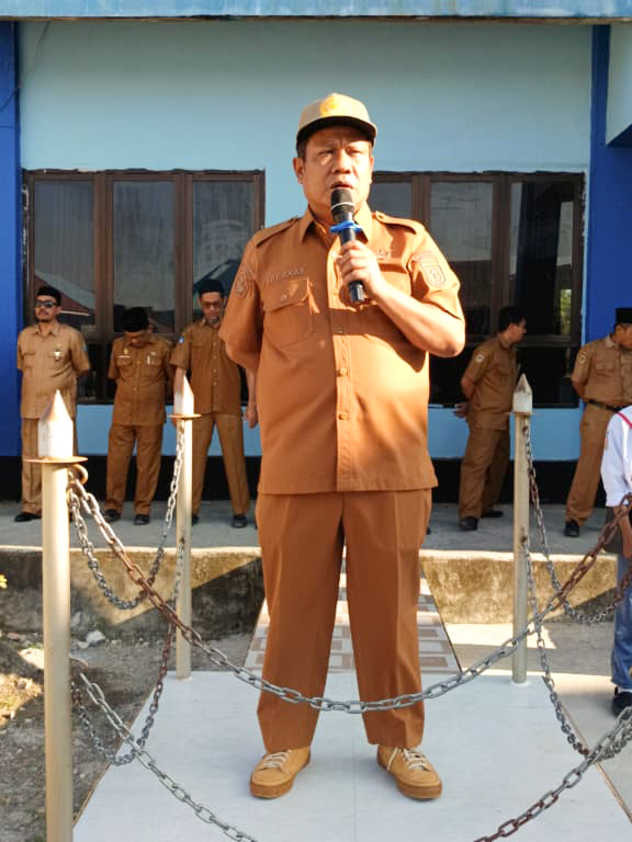 Kepala Bidang PSMK Kunjungi SMK Negeri 1 Biau dan Bertindak sebagai Pembina Upacara